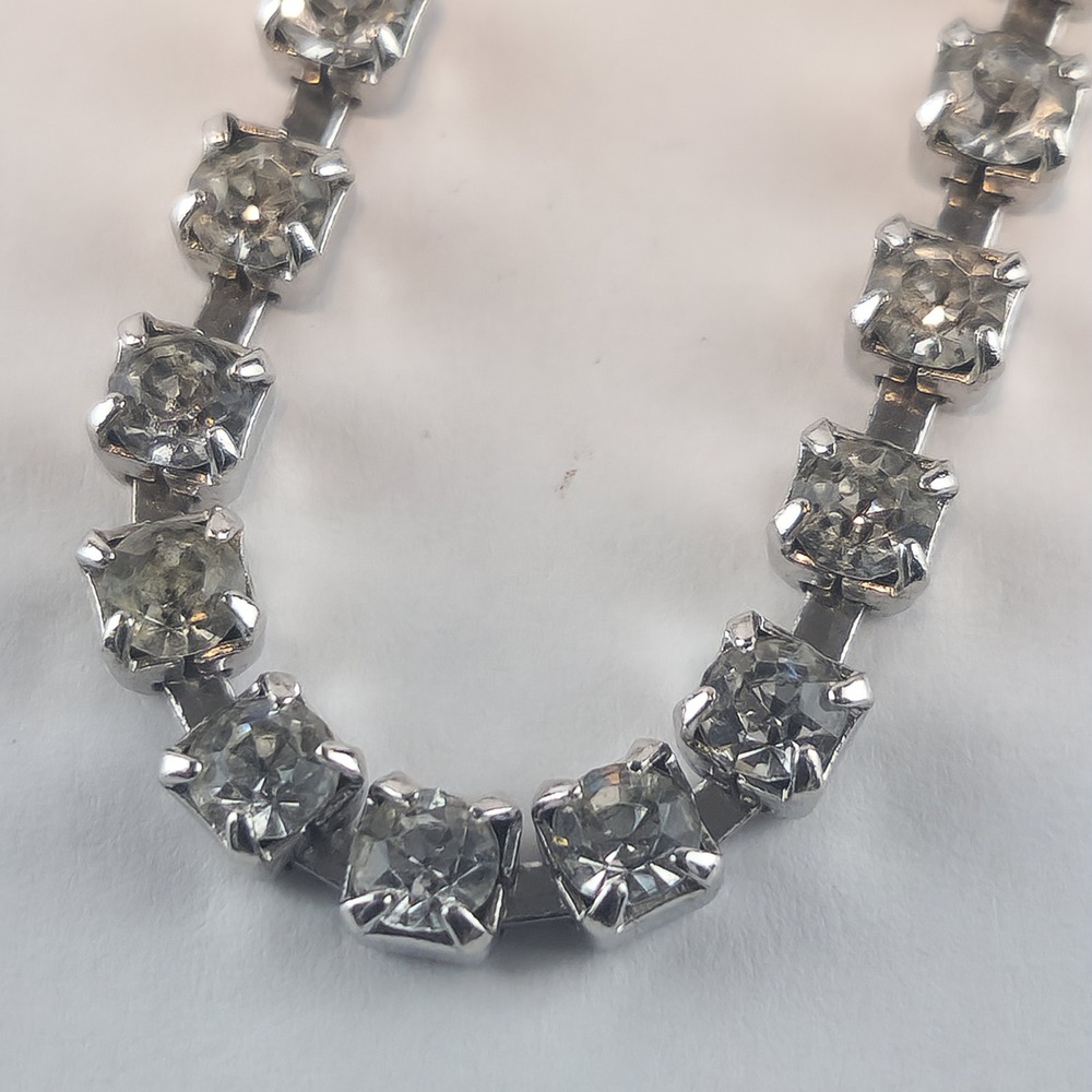 Vintage Rhinestone Fur Guard Clips Silver Tone Clear Rhinestone Chain - Picture 6 of 8